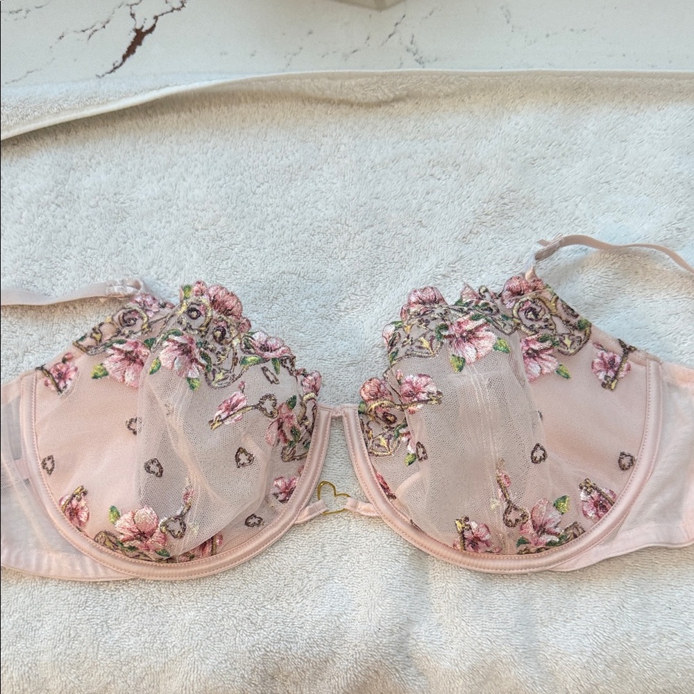 Victoria's Secret Pink Floral Lace Bra